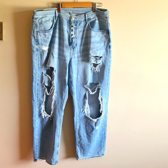 American Eagle Outfitters Denim - American Eagle Outfitters Boyfriend Jeans, 18